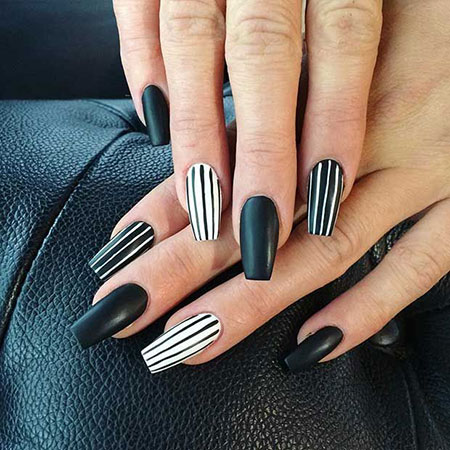 Black Nails Nail White